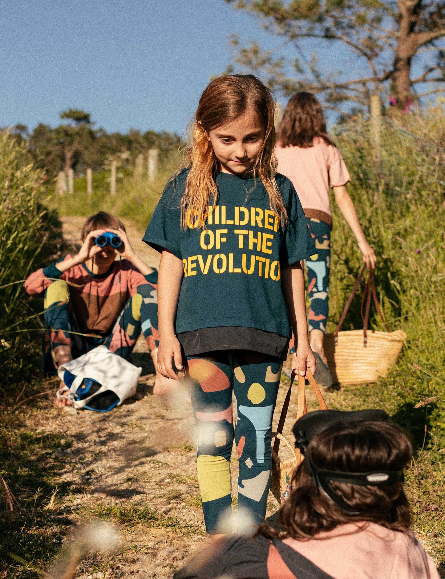 CAMISETA COUSTEAU CHILDREN OF REVOLUTION AMARILLA